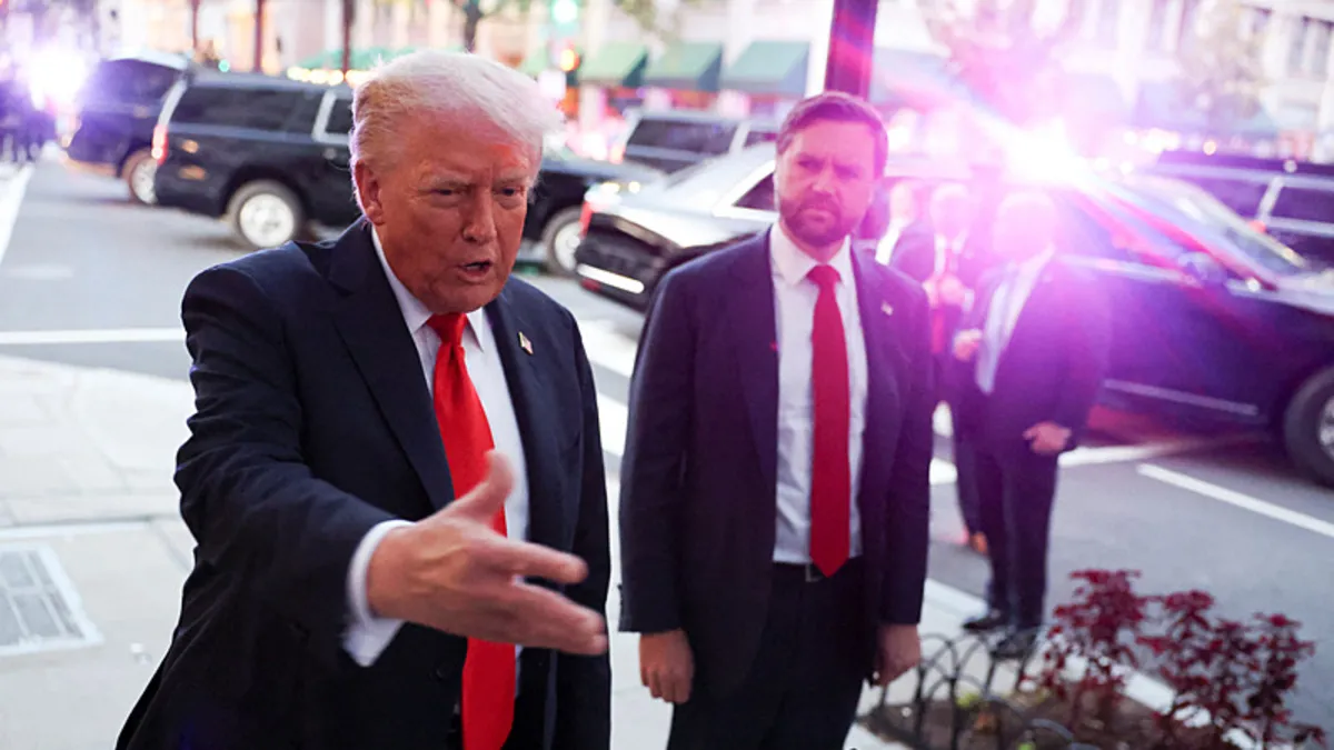 Trump'tan Epstein'e doğum günü mektubuna yalanlama: Ölü bir konu