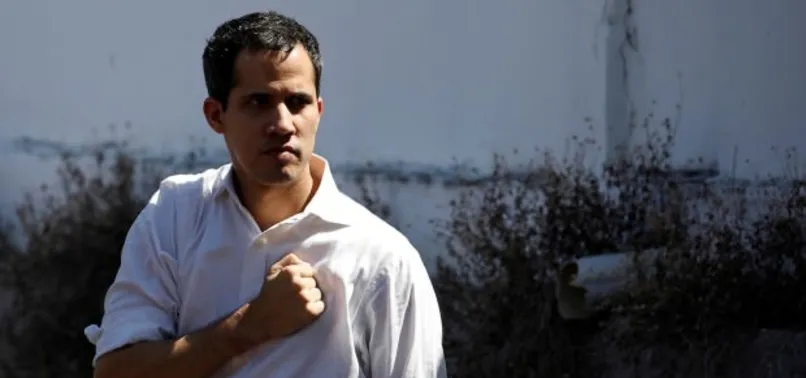 Guaido Venezuela'ya döndü! İşte ilk cümlesi!