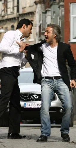 Ezel dizisinin Kerpeten Ali'si Barış Falay şaşırttı! 1