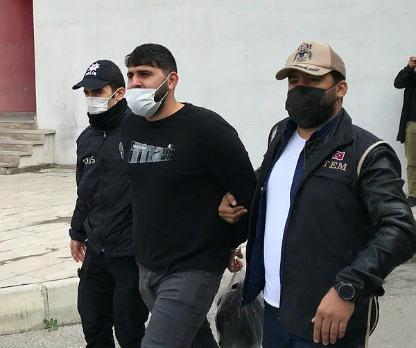 Adana’da El Kaide terör örgütüne haraç operasyonu! Esnaftan 300 bin lira istediler - 1