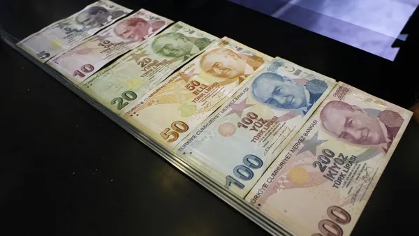 2022 asgari ücreti için fark 500 TL! Asgari ücret ne zaman açıklanacak? İşte işveren ve işçinin asgari ücret beklentisi...