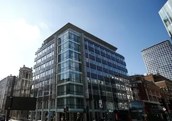 Londra’da şüpheli paket alarmı!
