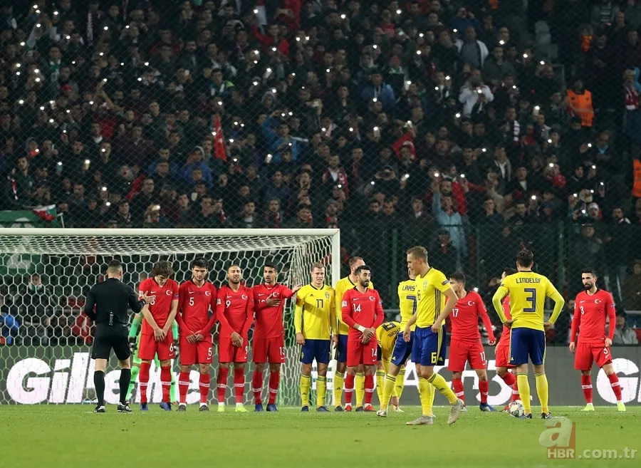Türkiye Çekya maçına damga vurdu! Rumen hakem Istvan Kovacs daha önce de A Milli takımı yakmış 12