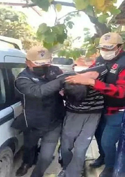sehit-mezarlarina-pkk-yazan-kallese-3-yil-9-ay-hapis-1685036498337.jpg Şehit mezarlarına "PKK" yazan kalleşe 3 yıl 9 ay hapis! - 2