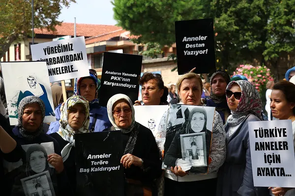Son dakika: 81 ilden Diyarbakır'daki annelerin direnişine destek - 3