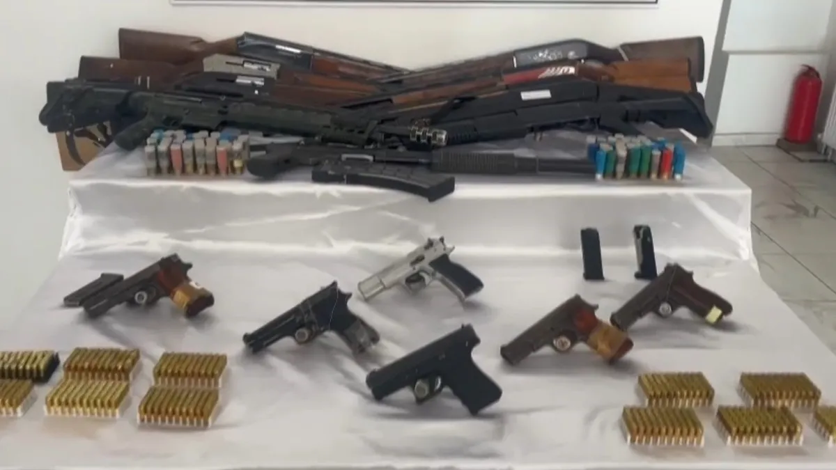 Kars'ta 30 adrese eş zamanlı operasyon! 30 şüpheli yakalandı