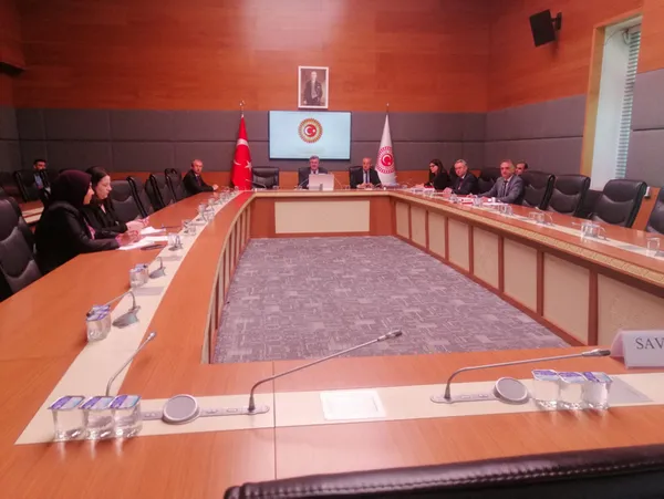1657167165149.jpg CHP'den polise yumruk atan DBP'li Salihe Aydeniz'e destek - 2