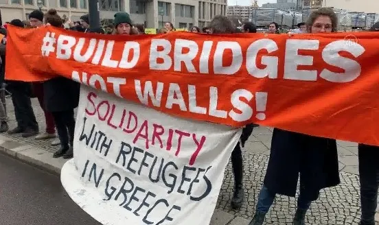 Son dakika: Angela Merkel ve Kiryakos Miçotakis’e Berlin’de şok!