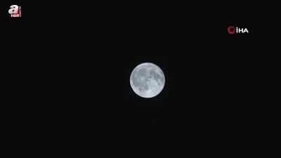 İstanbul’da dolunay manzarası