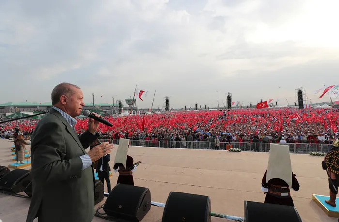 Başkan Erdoğan: Çağımızın Bizanslarını ve entrikalarını tarihin tozlu raflarına kaldırmaya hazır mıyız?