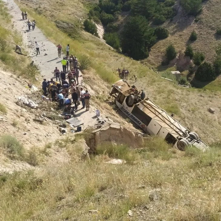 Kars'ta korkunç kaza! Yolcu otobüsü Karakurt Viyadüğü'nden aşağı uçtu! Ölü ve yaralılar var