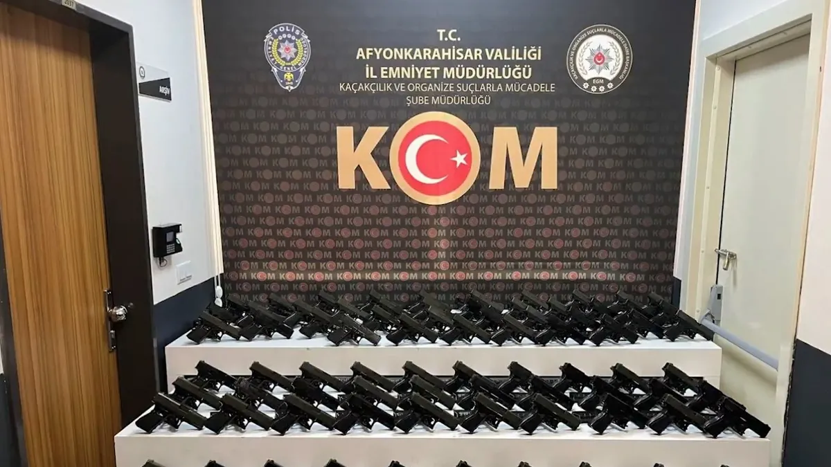 Afyonkarahisar'da nefes kesen operasyon: 3 bin 450 tabanca ele geçirildi