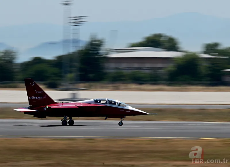 IDEF 2025’te “Güçlü Türkiye” mesajı! İşte yerli savunma araçlarıyla gövde gösterisi... A Haber fuarda 8