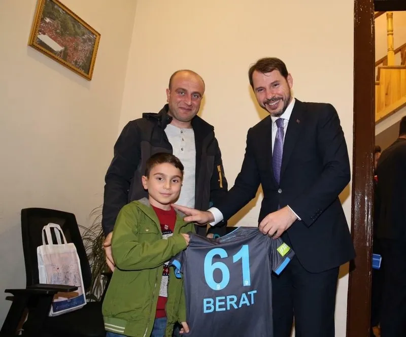 Bakan Berat Albayrak Kalp Hastasi Kucuk Berat In Yardimina Kostu A Haber Son Dakika Gundem Haberleri