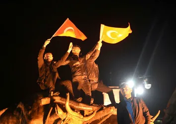 Şer ittifakını diz çöktüren zafer!