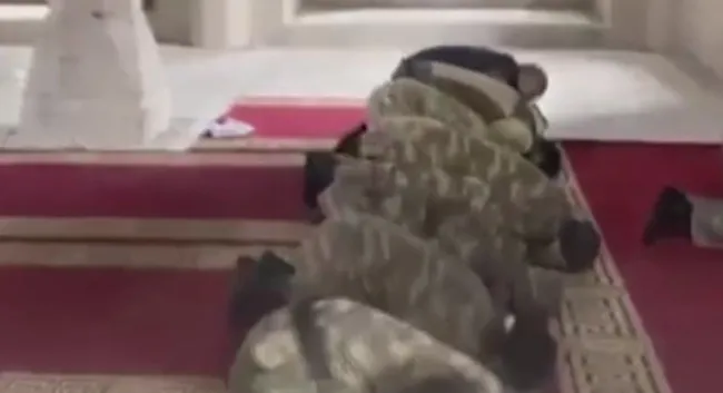 Şuşa’daki tarihi Yukarı Gövher Ağa Camisi’nde 28 yıl aradan sonra cuma namazı kılındı