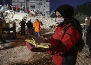 Son dakika: İzmir depreminden yürek yakan kareler!