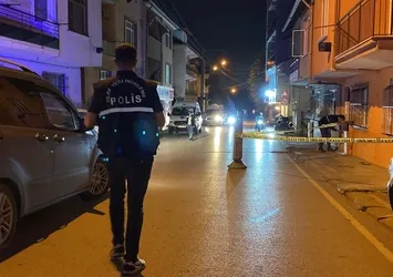 Sokak ortasında silahlı saldırı! 1 yararlı