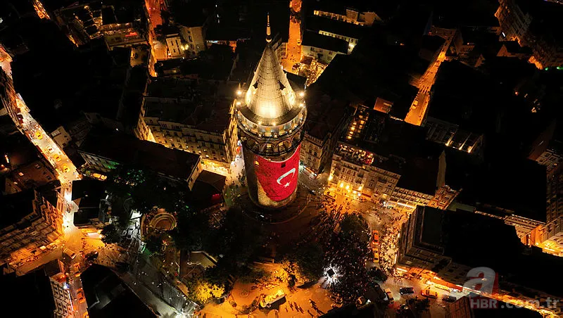 15 Temmuz kahramanları yad ediliyor! Haydarpaşa Gar Binası ve Galata Kulesi'nde mapping gösterileri... 24