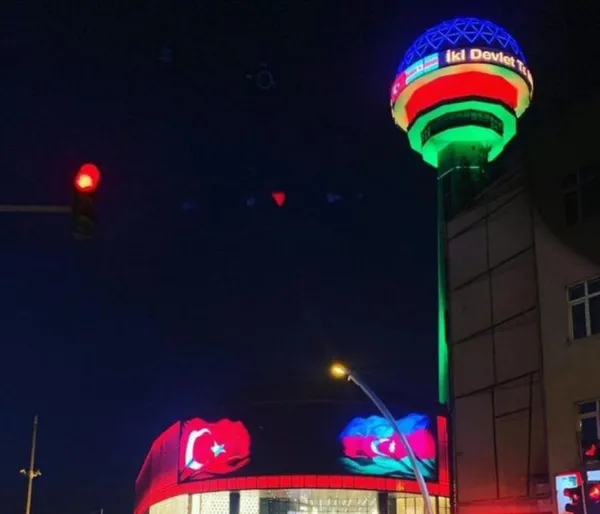 Başkentin simgesi Atakule’den Azerbaycan mesajı