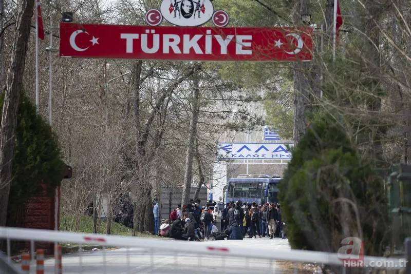 Kalleş saldırı sonrası Türkiye kapıları açtı! Edirne'de göçmenler Yunanistan sınırına yürüyor 2