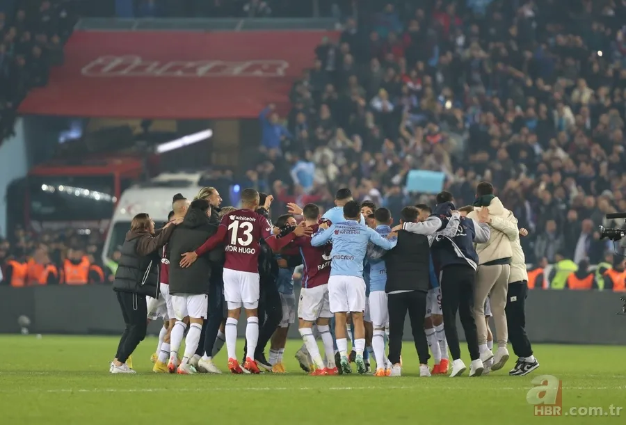 Trabzonspor-Fenerbahçe maçında tribünde Trabzon vurgulu koreografi: "Vatan bölünmez tektir" 25