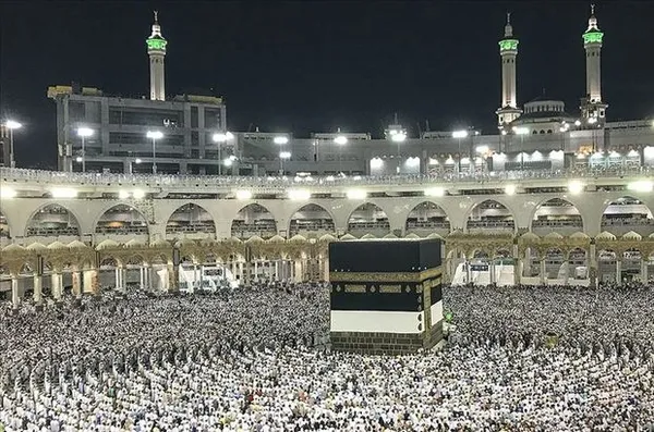 Mekke’de imama saldıran kişi hakkında yeni gelişme! Kendisinin Mehdi Muntazar olduğunu iddia etti