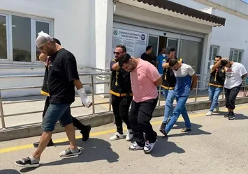 Balıkesir'de otomobil otoyolda yandı