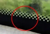 Araba Camındaki Siyah Noktaların Gizli Anlamı: Dikkatli Olun! width=