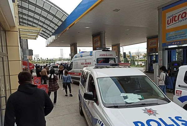 ankarada-dugun-konvoyu-kavgasi-5-yarali-1685206535389.jpeg Ankara'da düğün konvoyu kavgası: 5 yaralı - 2