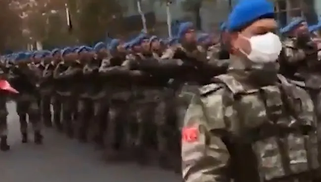 Türk Komandosu Bakü'yü marşlarla inletti! Her adımda dünya titredi - 2