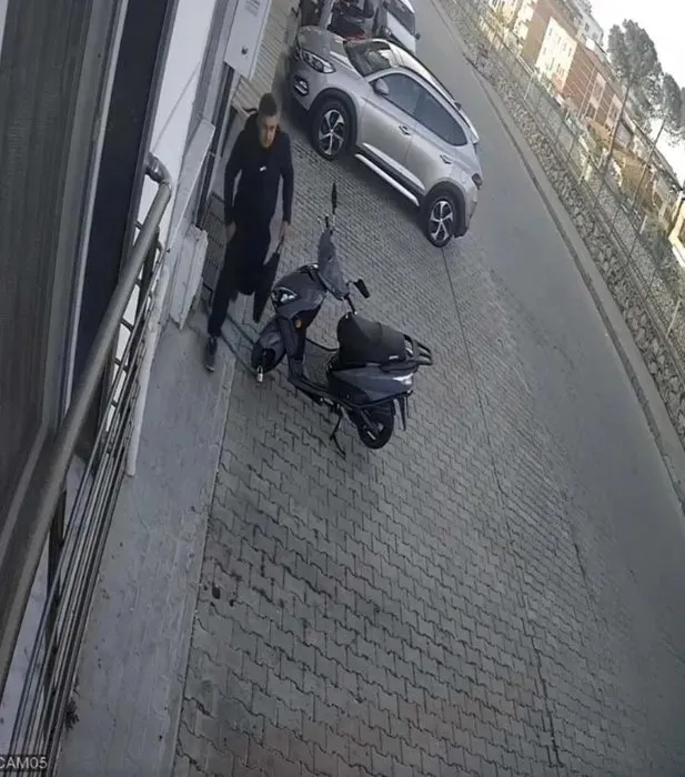 Katil itfaiye eri Turgay Gezgin’in eve girme görüntüleri (AHABER)