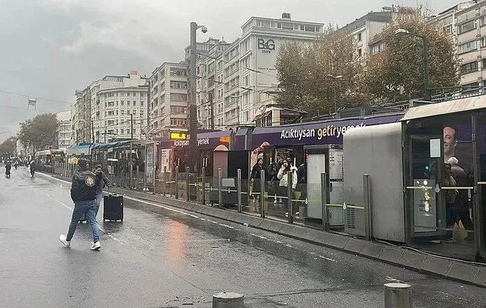 istanbulda-trafik-felc-oldu-ekrem-imamoglu-almanya-seyahatinde-1732214662954.jpeg İstanbul'da trafik felç oldu! Ekrem İmamoğlu Almanya seyahatinde... Tepki yağdı - 2