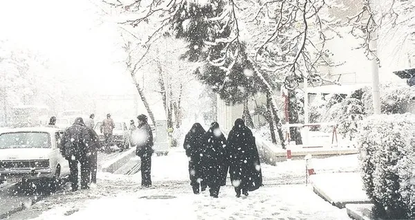 iranda-yogun-kar-yagisi-tasarruf-icin-okullar-tatil-edildi-1673379699197.jpg İran'da yoğun kar yağışı: Tasarruf için okullar tatil edildi - 3