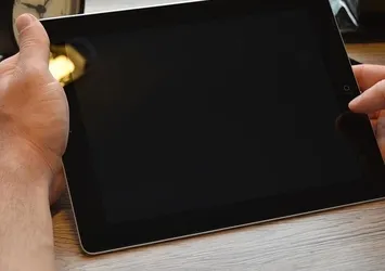FETÖ kaymakamlara 'ByLock' yüklü tablet dağıtmış