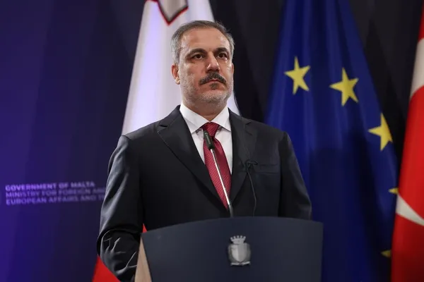 disisleri-bakani-hakan-fidandan-libya-aciklamasi-bingazi-baskonsoloslugumuzu-tekrar-acma-karari-aldik-1707222996912.jpeg Dışişleri Bakanı Hakan Fidan'dan Libya açıklaması: Bingazi Başkonsolosluğumuzu tekrar açma kararı aldık - 1