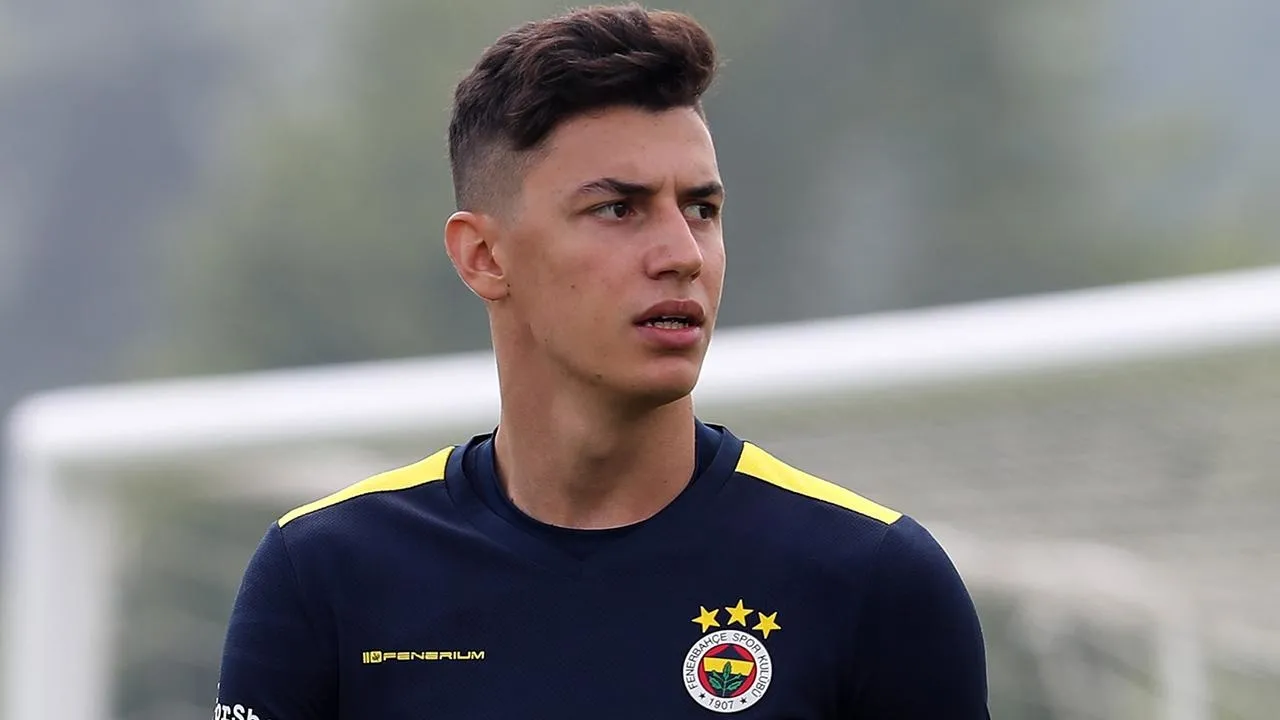 Fenerbahçe'de Berke Özer belirsizliği! Flaş transfer gelişmesi
