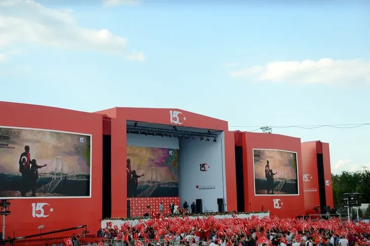 Atatürk Havalimanı’nda dev 15 Temmuz buluşması! Vatandaşlar akın ediyor...