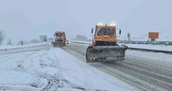 karayollari-genel-mudurlugu-kapanan-yollari-duyurdu-istanbuldan-cikacaklar-dikkat-iste-trafige-durdurulan-guze-1643040723271.jpg Karayolları Genel Müdürlüğü kapanan yolları duyurdu! İstanbul'dan çıkacaklar dikkat! İşte trafiğe durdurulan güzergahlar... - 4