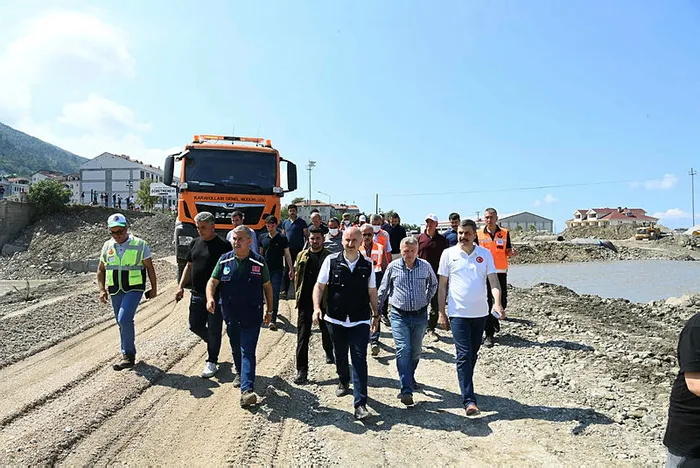 Kastamonu Bartın ve Sinop'ta ne kadar hasar oluştu? Ulaştırma ve Altyapı Bakanı Adil Karaismailoğlu açıkladı - 1