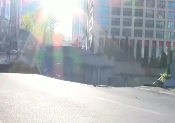 Sarıyer'de korku dolu anlar! Yol çöktü doğal gaz patladı