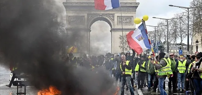 Fransa’da sosyal kaos! 34 yılın en büyük grevi