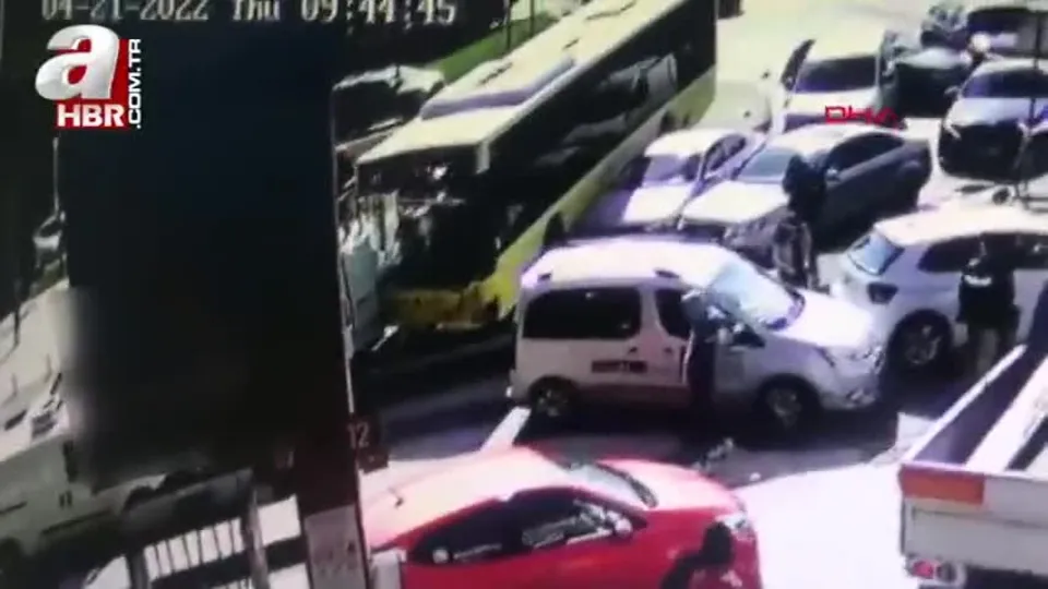 Kağıthane’de İETT otobüsü 6 araca çarptı