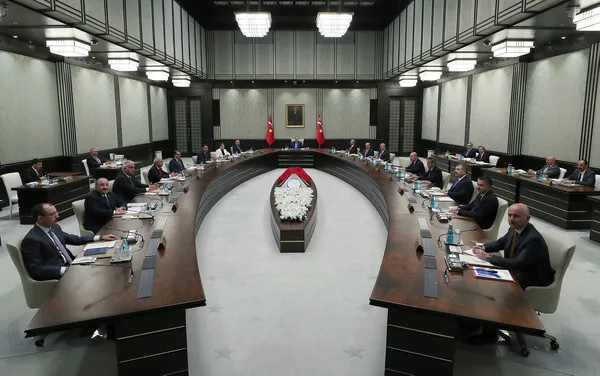 baskan-erdogandan-kabine-toplantisi-sonrasi-son-dakika-aciklamalari-asgari-ucret-ne-kadar-olacak-eyt-icin-sure-1670855694707.jpg