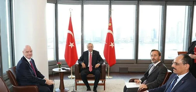 Başkan Erdoğan ile FIFA Başkanı Gianni Infantino arasında gülümseten diyaloglar! Hediye topla kafa şov