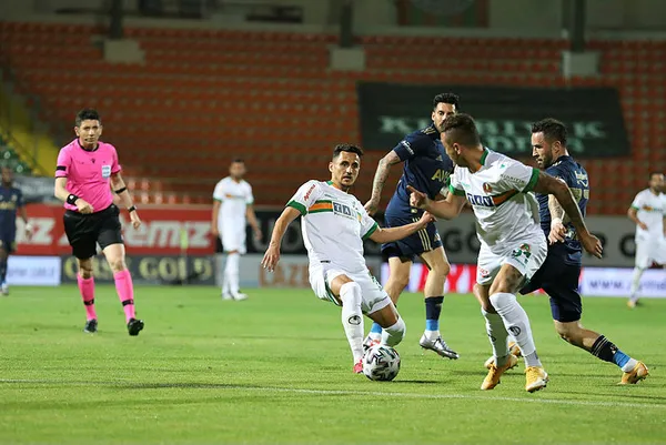 Alanyaspor ile Fenerbahçe 0-0 berabere kaldı! Fenerbahçe şampiyonluk yarışında yara aldı - 5