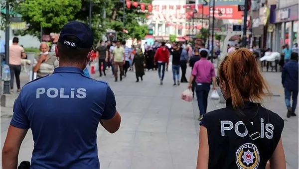 cok-yuksek-riskli-o-ilin-valiliginden-vatandaslara-flas-cagri-gonullu-olarak-evlerimizde-kalalim-1614971410406.jpg Çok yüksek riskli o ilin valiliğinden vatandaşlara flaş çağrı! "Gönüllü olarak evlerimizde kalalım" - 3