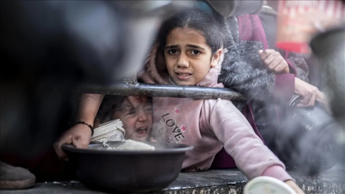 İngiliz Bakan Collins'ten İsrail'in "aç bırakma" politikasına tepki "Kabul edilemez"