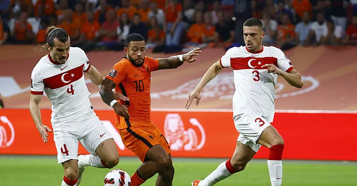 Hollanda - Türkiye maçında Çağlar Söyüncü kırmızı kart gördü - 2