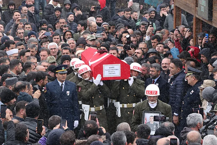 sehit-piyade-uzman-cavus-tokyureke-son-veda-yurek-daglayan-mesajlar-son-istegi-yerine-getirildi-1744725516927.jpg Fotoğraf: AA